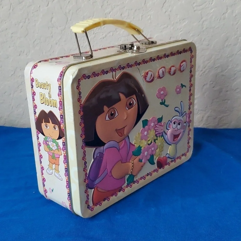 2005 Dora the Explorer tin box metal lunch box Beauty in Bloom